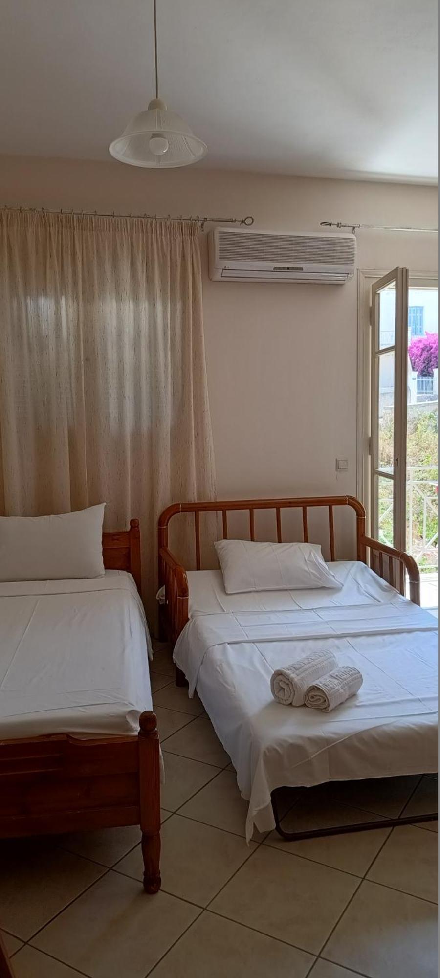 Aparthotel Ta Adelfia Pylos Exterior foto