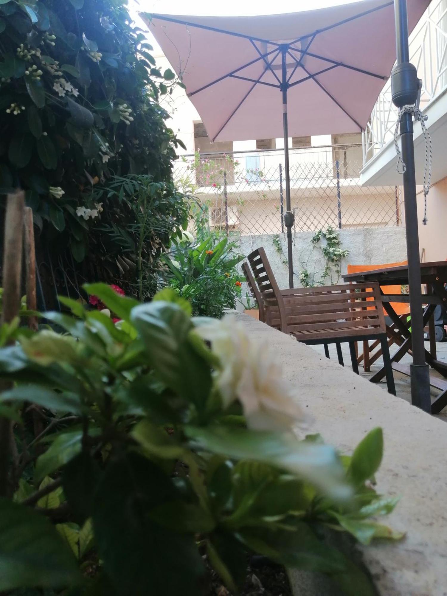 Aparthotel Ta Adelfia Pylos Exterior foto