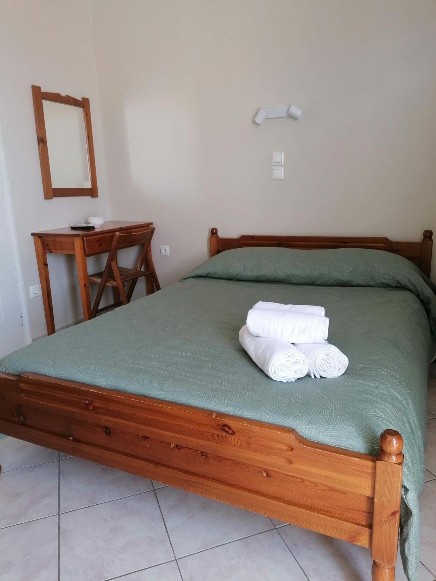 Aparthotel Ta Adelfia Pylos Zimmer foto
