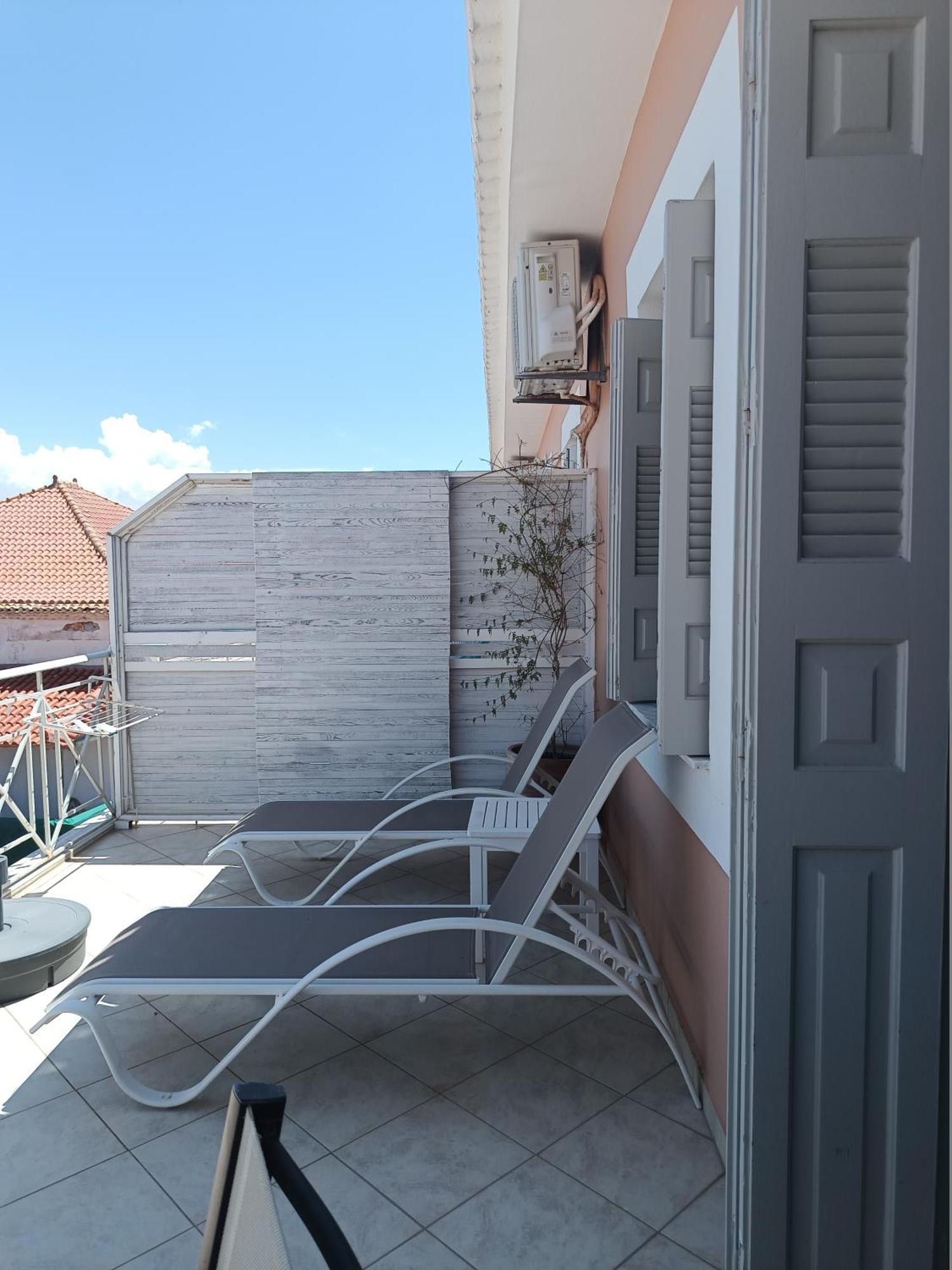 Aparthotel Ta Adelfia Pylos Exterior foto
