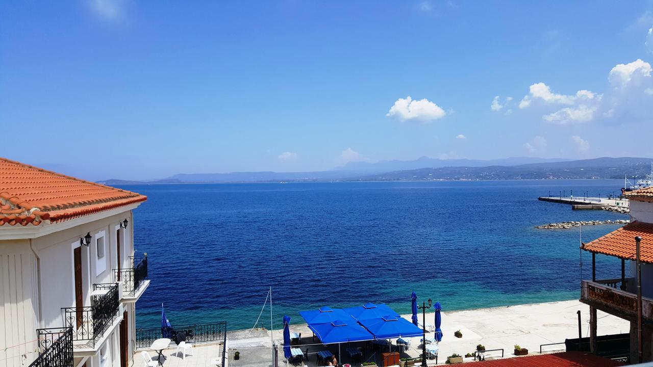 Aparthotel Ta Adelfia Pylos Exterior foto